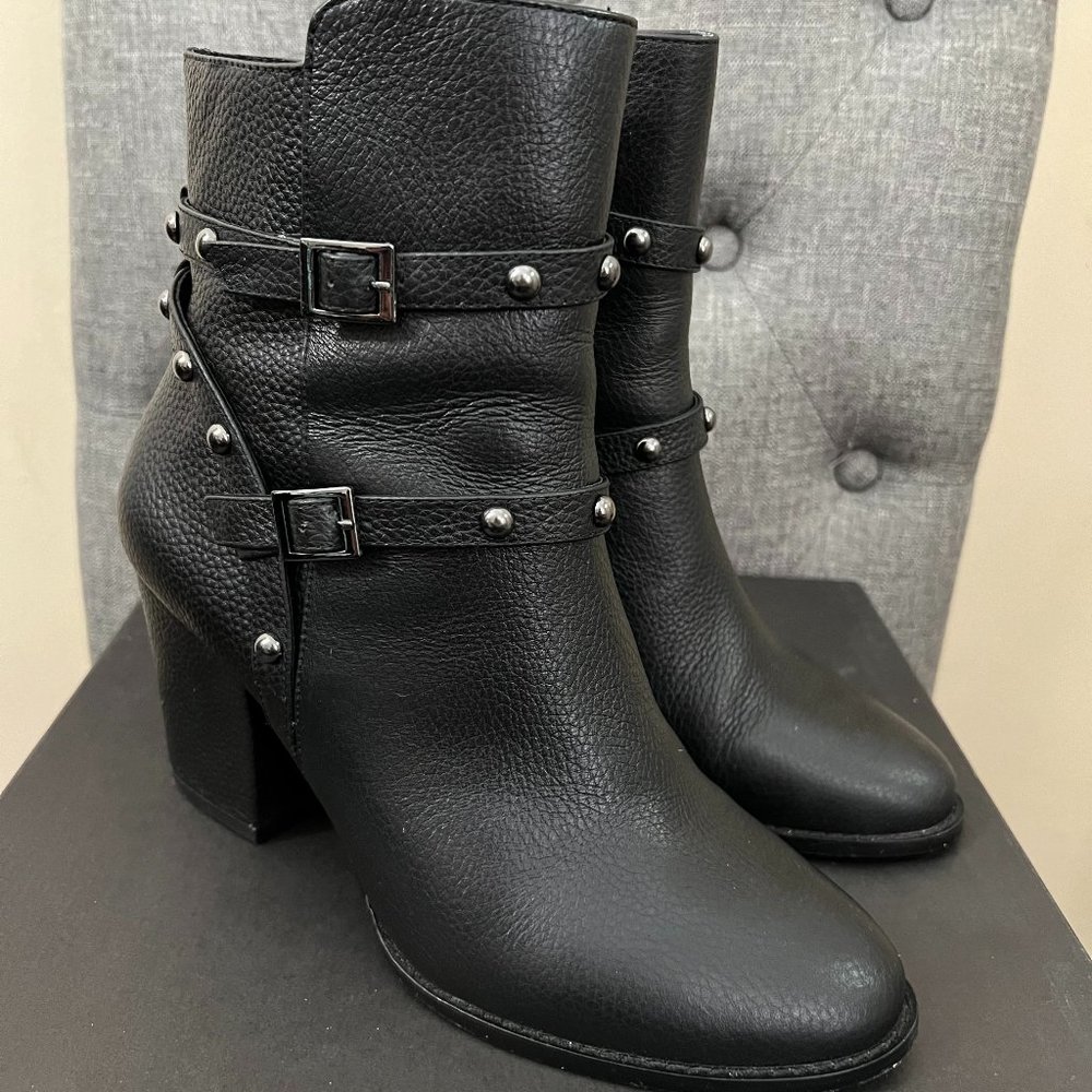 Saks Fifth Avenue "Flora" black leather boots